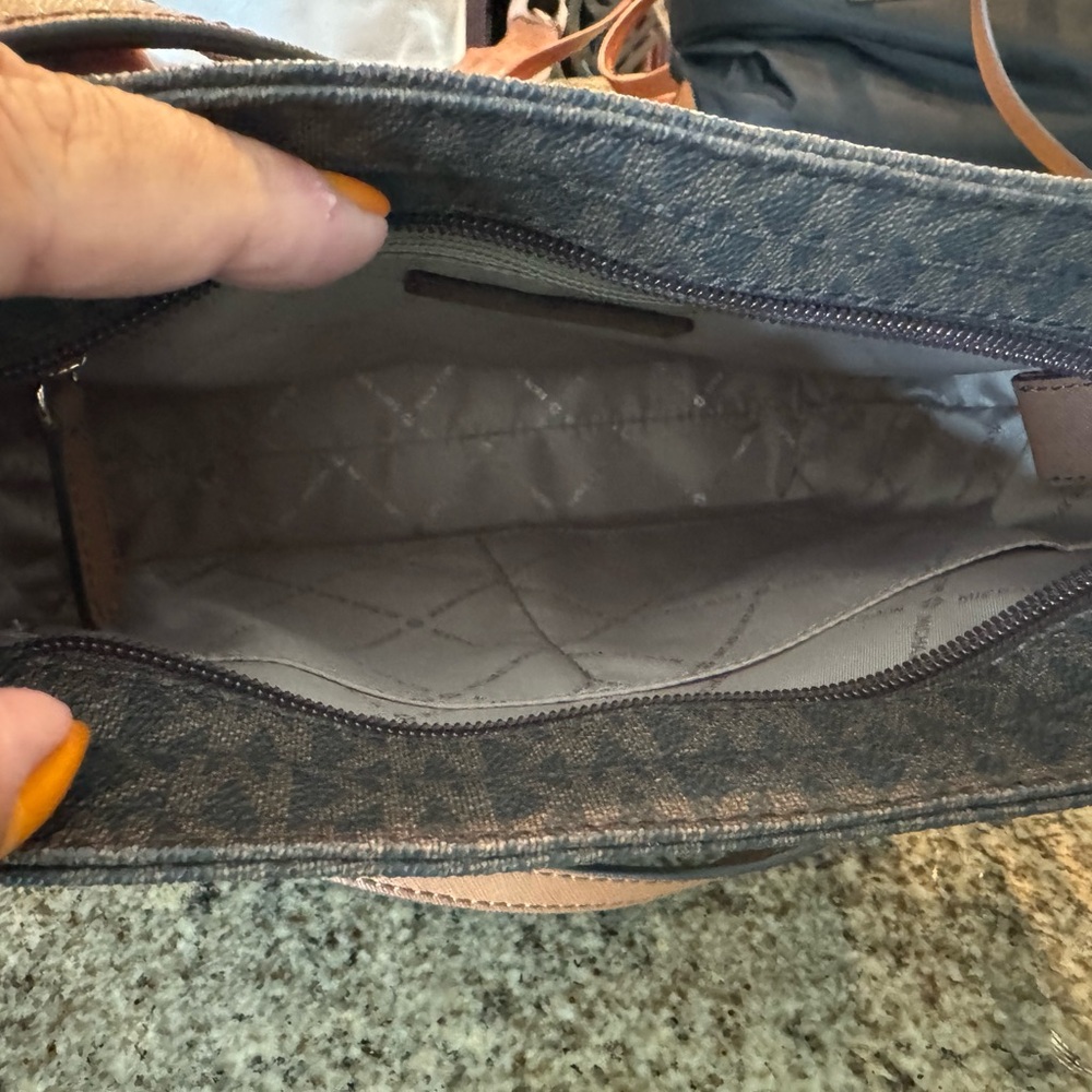 Michael kors cross body handbag